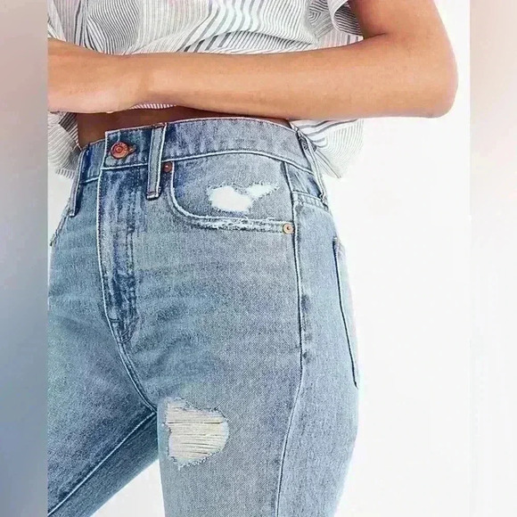 Madewell Classic Straight Jean - Picture 2 of 10